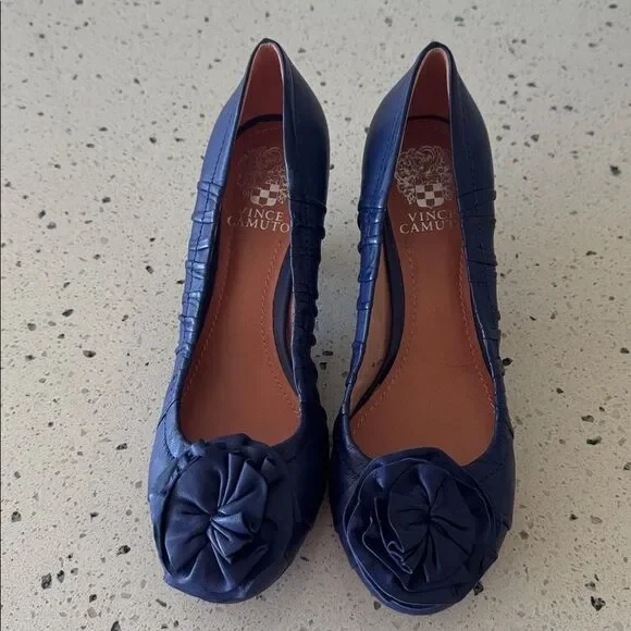 Vince Camuto Blueberry Leather Cone Heels Pumps Rosette Detail Women’s Size 7.5B - Picture 2 of 12